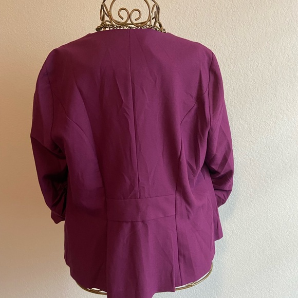 Blazer - Picture 4 of 5